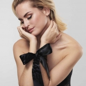 Черные ленты для связывания SILKY SENSUAL HANDCUFFS - Bijoux Indiscrets - купить с доставкой в Мытищах