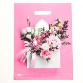 Розовый пакет с цветочным принтом и вырубной ручкой (40х31 см) - Сима-Ленд - купить с доставкой в Мытищах