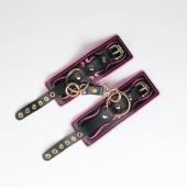 Черные кожаные наручники с розовой строчкой - Crazy Handmade - купить с доставкой в Мытищах