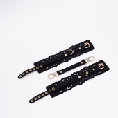 Черный кожаные оковы с узорами и золотистой фурнитурой - Crazy Handmade - купить с доставкой в Мытищах