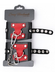 Черные наручники с красным декором и заклепками - Crazy Handmade - купить с доставкой в Мытищах