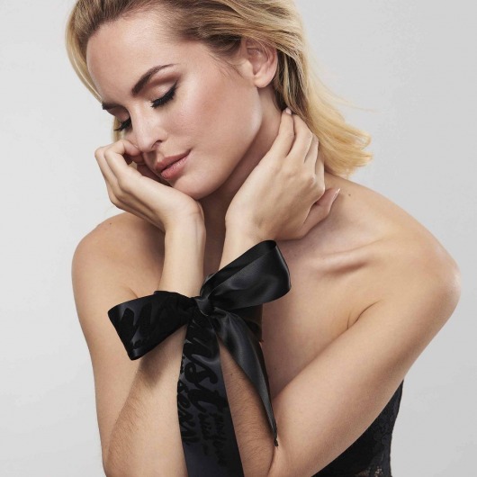 Черные ленты для связывания SILKY SENSUAL HANDCUFFS - Bijoux Indiscrets - купить с доставкой в Мытищах