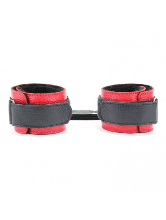 Красно-чёрные кожаные наручники с меховым подкладом - БДСМ Арсенал - купить с доставкой в Мытищах