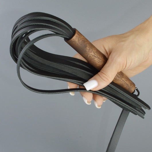 Черная кожаная плеть с деревянной рукоятью - 44 см. - Sitabella - купить с доставкой в Мытищах