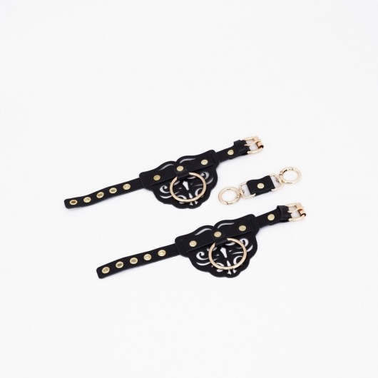 Черные кожаные наручники с клепками, кольцами и золотистой фурнитурой - Crazy Handmade - купить с доставкой в Мытищах